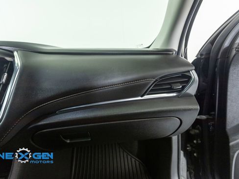 Used 2020 Chevrolet Traverse Premier FWD image 45