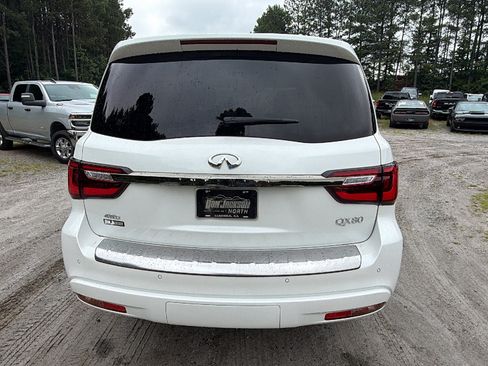 Used 2024 INFINITI QX80 Sensory AWD/4WD image 9