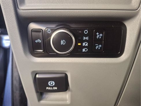 Used 2023 Ford F150 XLT AWD/4WD image 17