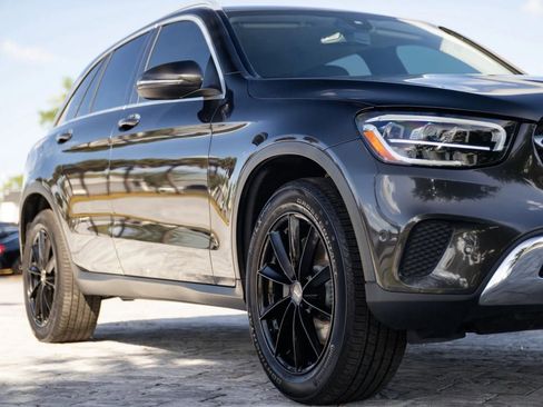 Used 2021 Mercedes-Benz GLC 300 image 3
