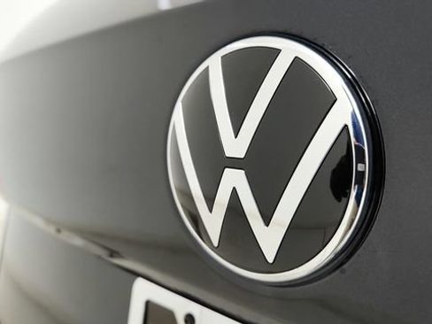Used 2024 Volkswagen Taos SE FWD image 50
