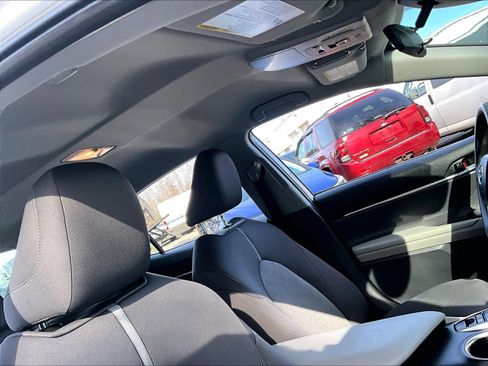 Used 2022 Toyota Camry LE image 22