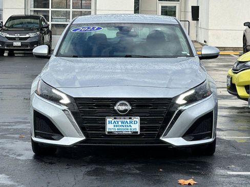 Used 2023 Nissan Altima 2.5 SV image 8