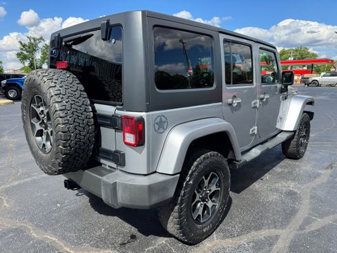 Used 2013 Jeep Wrangler Unlimited Sport AWD/4WD image 7