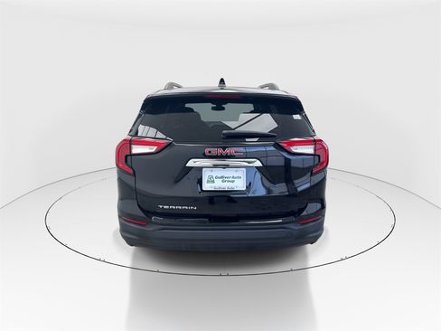 Used 2023 GMC Terrain SLE w/ Driver Convenience Package image 7