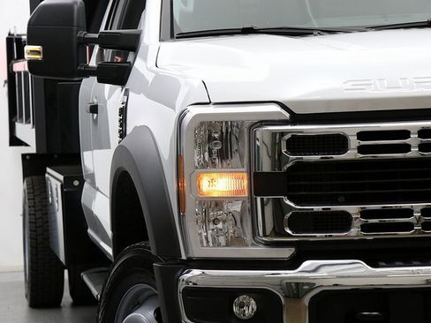 New 2025 Ford F550 4x4 Supercab Super Duty image 4