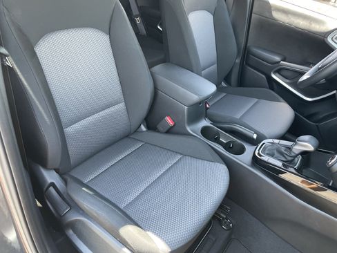 Certified 2025 Kia Soul S FWD image 8