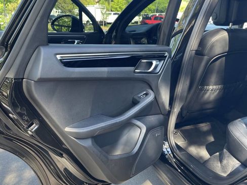 Used 2019 Porsche Macan S AWD/4WD image 24