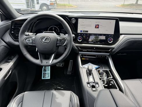 Used 2026 Lexus TX 500h AWD w/ Technology Package image 8