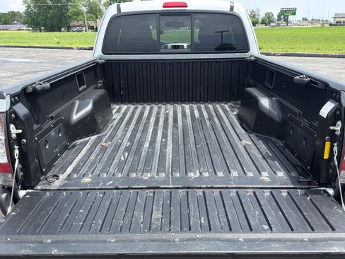 Used 2011 Toyota Tacoma 4x4 Access Cab w/ SR5 Pkg #2 image 6