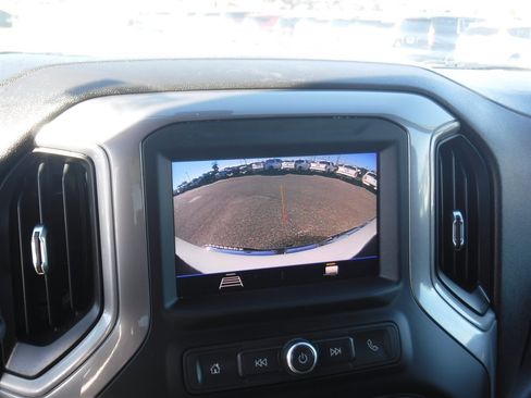 Used 2022 GMC Sierra 2500 Pro w/ Convenience Package image 16