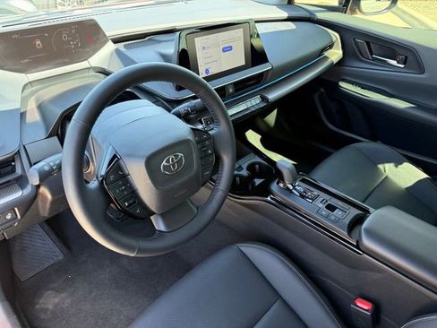 Used 2024 Toyota Prius XLE image 10