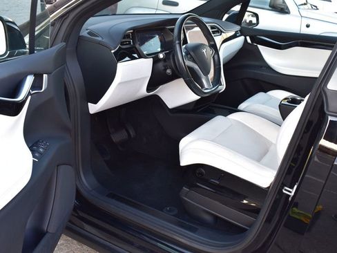 Used 2016 Tesla Model X 75D image 14