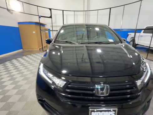 Used 2023 Honda Odyssey Sport image 4
