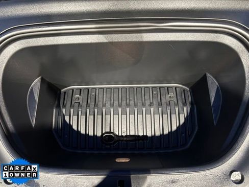 Used 2022 Tesla Model Y Long Range image 24