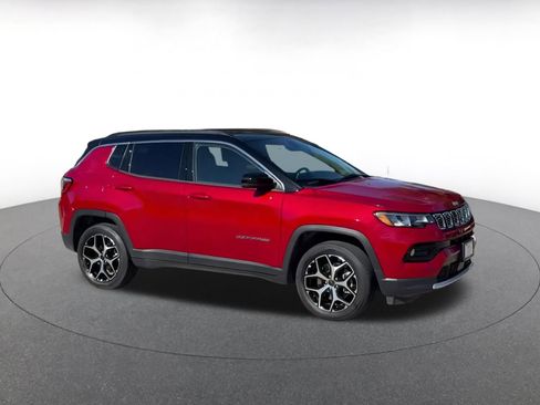 Used 2025 Jeep Compass Limited image 2