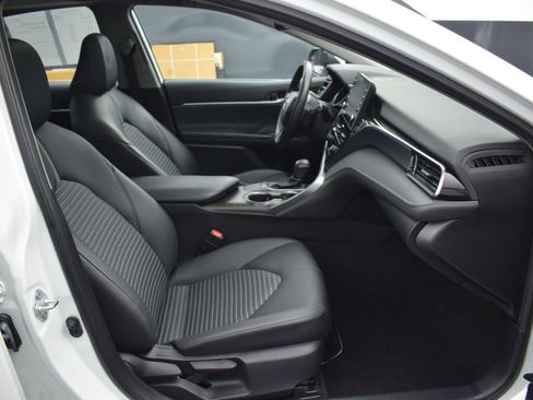 Used 2023 Toyota Camry SE w/ Audio Upgrade Package image 10