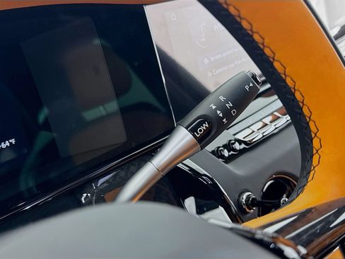 Certified 2026 Rolls-Royce Cullinan Black Badge AWD/4WD image 15