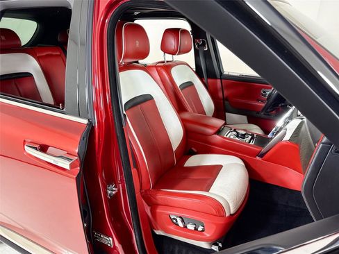 Used 2019 Rolls-Royce Cullinan AWD/4WD image 36