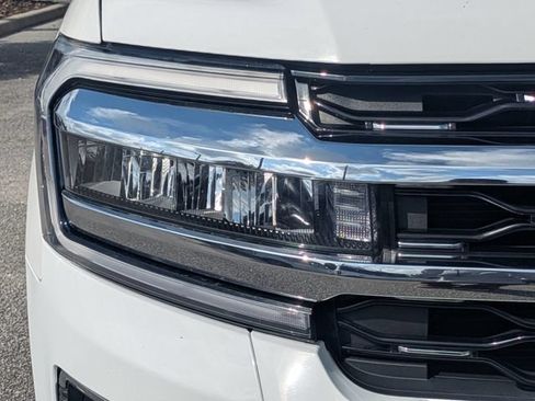 Used 2024 Ford Expedition Limited AWD/4WD image 10