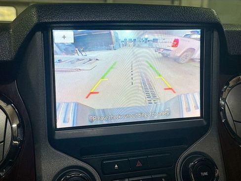 Used 2013 Ford F250 Lariat w/ Chrome Pkg image 15