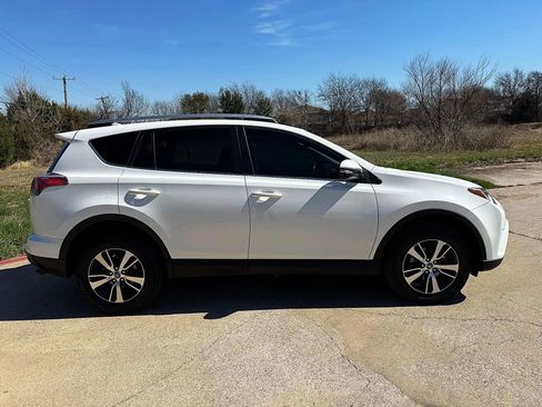 Used 2017 Toyota RAV4 XLE image 2