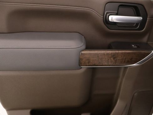 Used 2021 GMC Sierra 3500 Denali w/ Denali Ultimate Package image 17