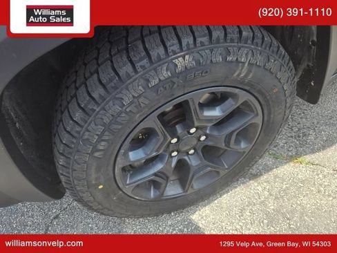 Used 2020 Jeep Cherokee Trailhawk w/ Cold Weather Group AWD/4WD image 9