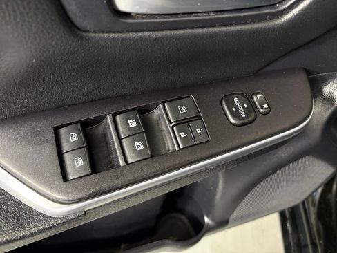 Used 2015 Toyota Camry SE FWD image 14