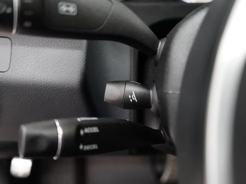 Used 2014 Mercedes-Benz E 250 BlueTEC 4MATIC Sedan image 19