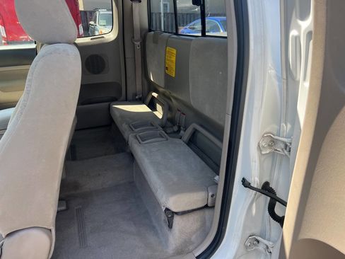 Used 2005 Toyota Tacoma 2WD Access Cab image 10