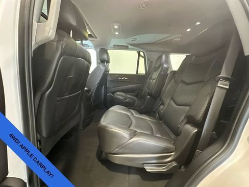 Used 2019 Cadillac Escalade Luxury AWD/4WD image 10
