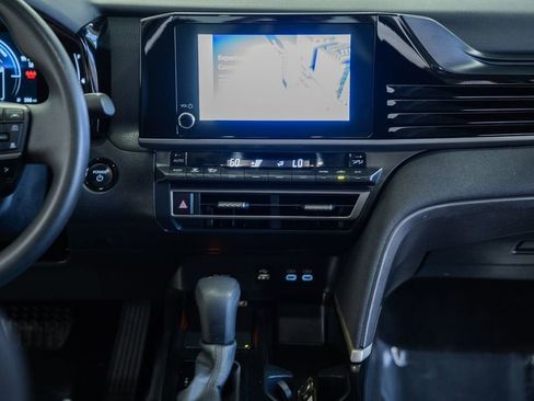 Used 2025 Toyota Camry LE FWD image 18