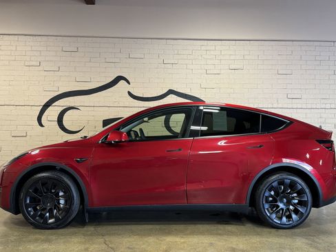 Used 2024 Tesla Model Y Long Range AWD/4WD image 6