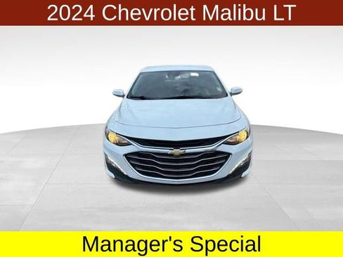 Used 2024 Chevrolet Malibu LT image 2