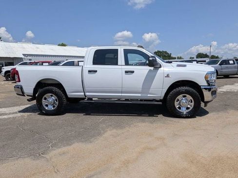 Used 2024 RAM 2500 Tradesman w/ Chrome Appearance Group AWD/4WD image 3
