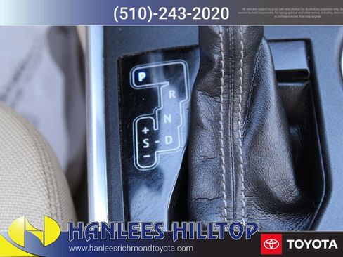 Used 2015 Toyota Camry LE image 20