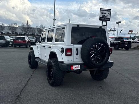 Used 2018 Jeep Wrangler Unlimited Sahara w/ Uconnect 4C Nav & Sound Group image 6