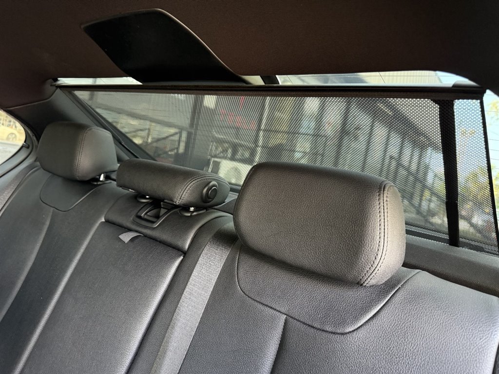 Used 2016 BMW 328i Sedan w/ Driver Assistance Package RWD image 13