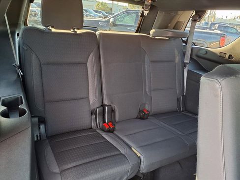 Used 2024 GMC Yukon SLE image 16