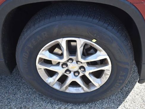Used 2018 Chevrolet Traverse LT AWD/4WD image 12