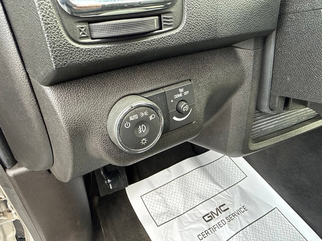 Used 2012 GMC Acadia SLE FWD image 16