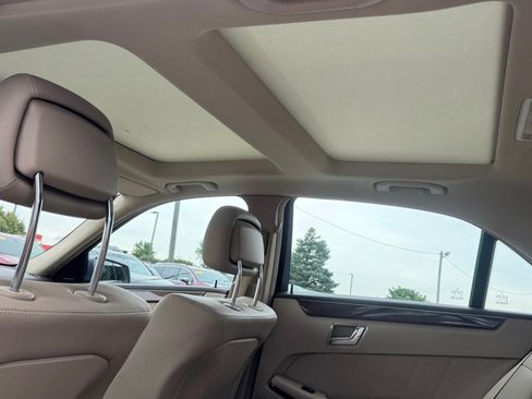 Used 2010 Mercedes-Benz E 350 4MATIC Sedan image 22