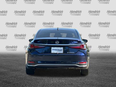 Certified 2021 Lexus ES 300h w/ Accessory Package image 6