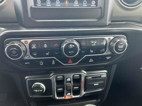 Certified 2023 Jeep Gladiator Sport image 30