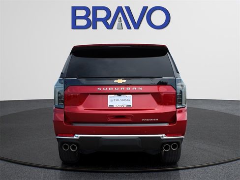 Used 2025 Chevrolet Suburban Premier image 6