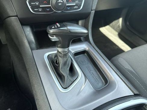 Used 2022 Dodge Charger SXT RWD image 19