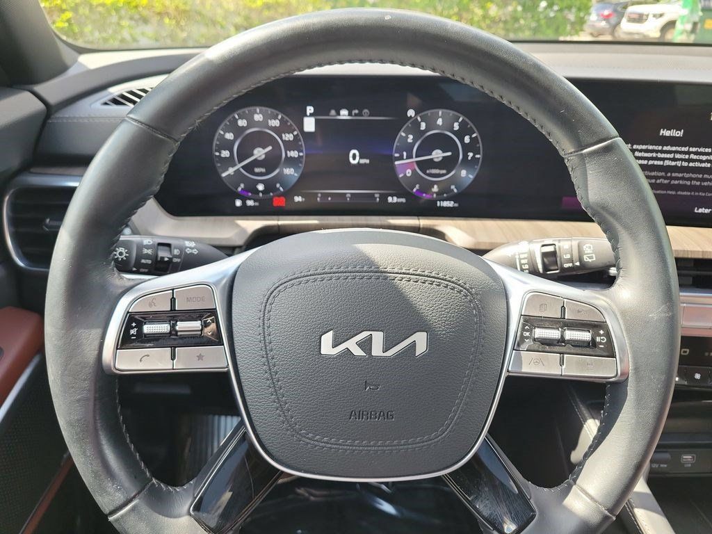 Certified 2025 Kia Telluride SX FWD image 8