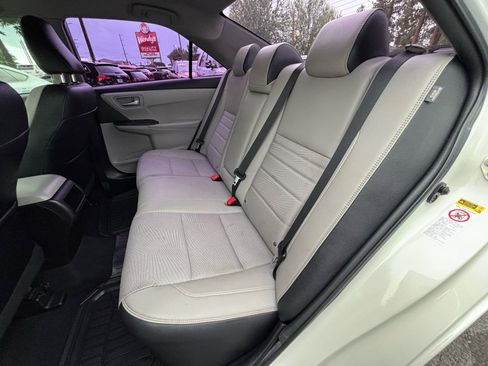 Used 2017 Toyota Camry SE image 8