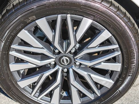 Used 2023 Nissan Altima 2.5 SV image 11